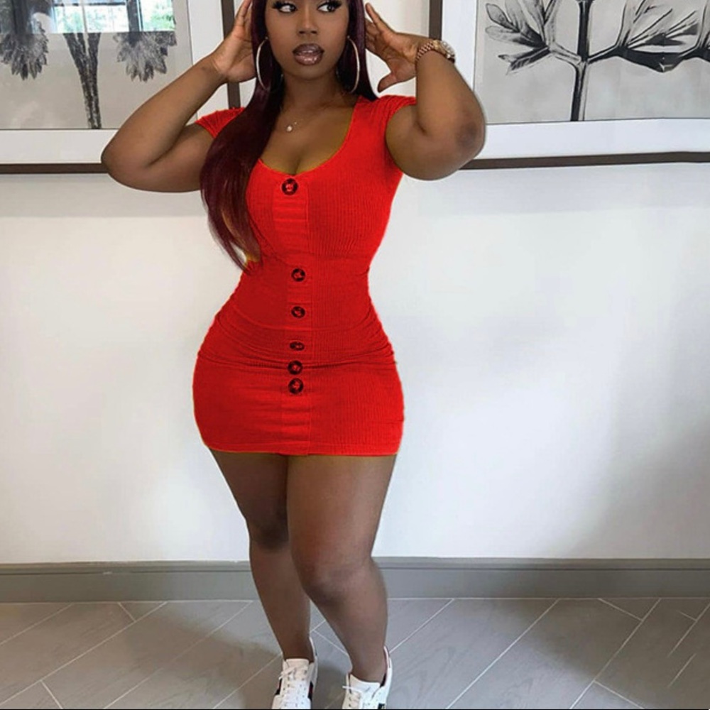 Red short sleeve mini dress